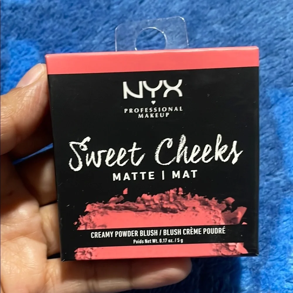 NYX Sweet Cheeks Matte Blush - Bold Pink